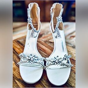 Badgley Mischka Wedding Shoes Sandals w/box EUC sz 6.5